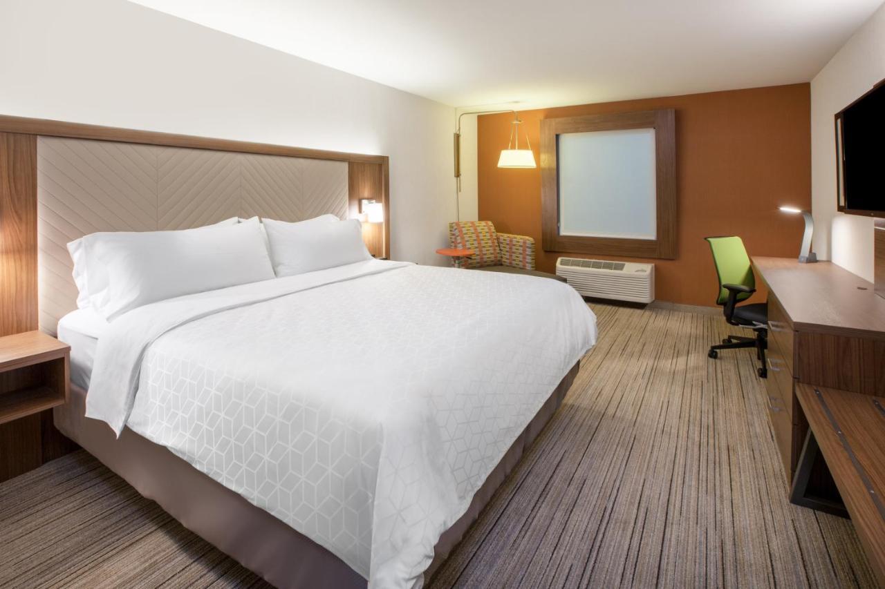 Holiday Inn Express & Suites Del Rio By Ihg Exterior foto