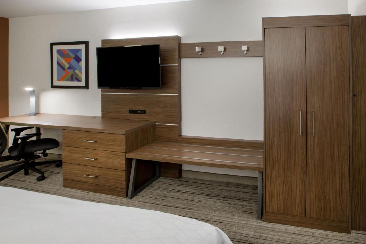 Holiday Inn Express & Suites Del Rio By Ihg Exterior foto