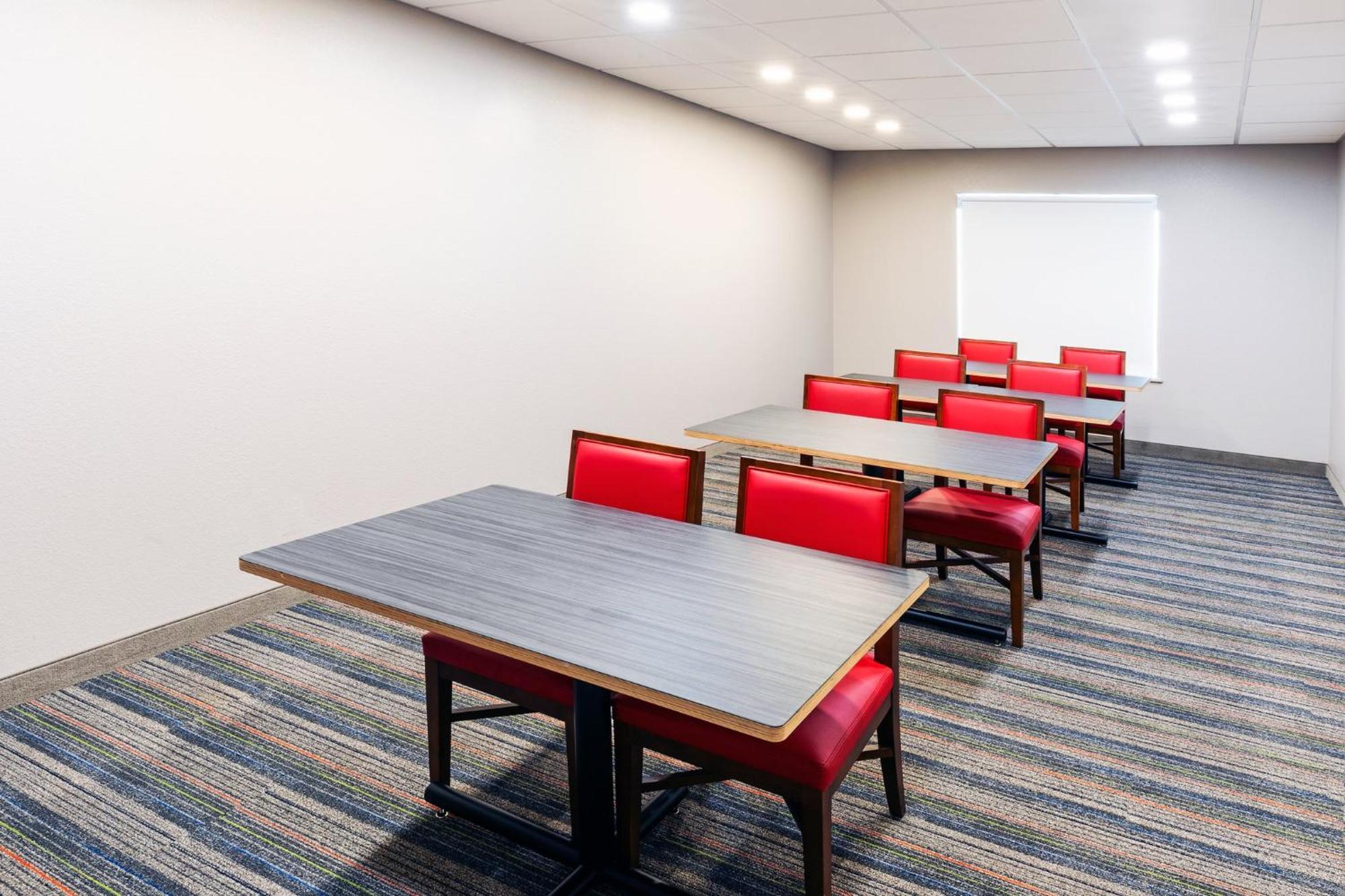 Holiday Inn Express & Suites Del Rio By Ihg Exterior foto