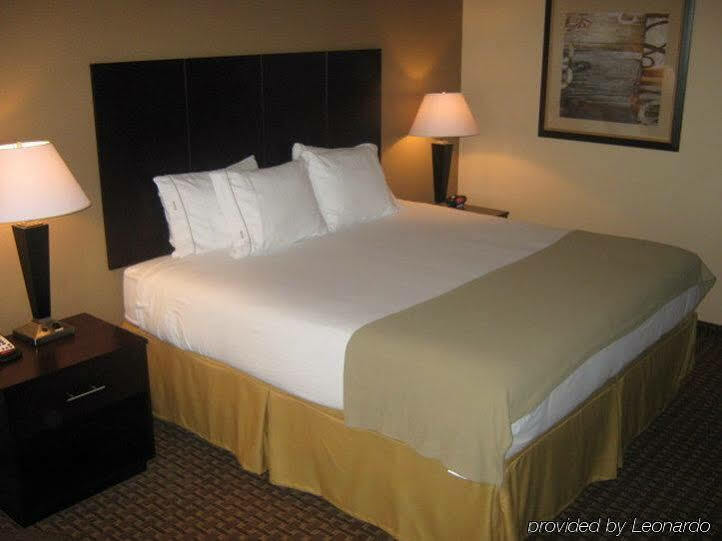 Holiday Inn Express & Suites Del Rio By Ihg Exterior foto